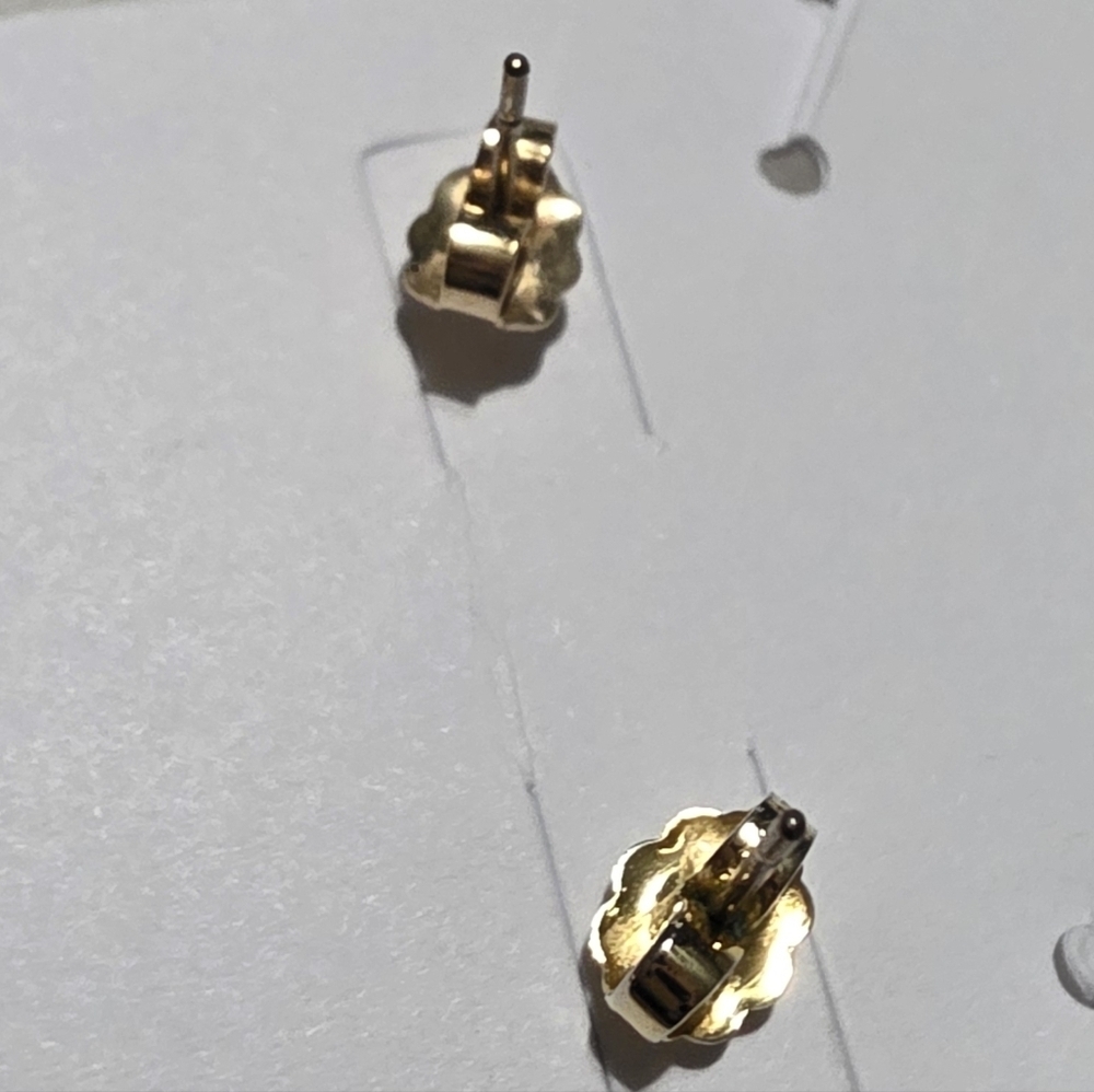 Kendra Scott Ellie Earrings in Gold & Slate Cat's Eye - Picture 4 of 8